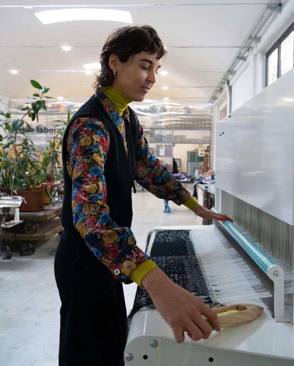 handwoven wall picture black & white